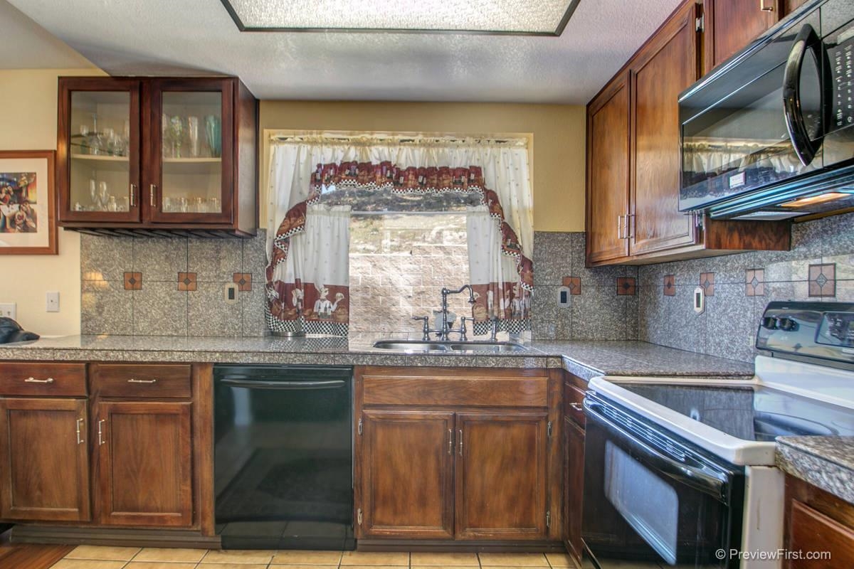 160 Foussat Road Oceanside, CA 92054 - Photo 10 of 22 Gallery Image 10