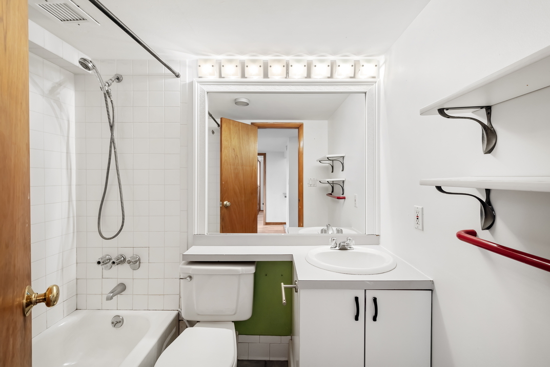 300 East 4th Street, Unit 3C Manhattan, NY 10009 - Photo 7 of 11