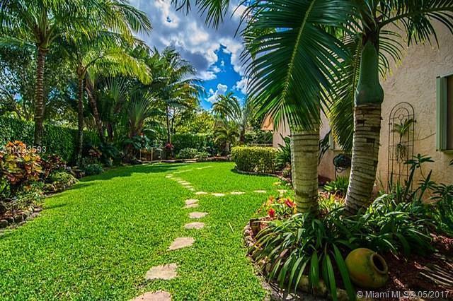 762 Crescent Way Weston, FL 33326 - Photo 4 of 34