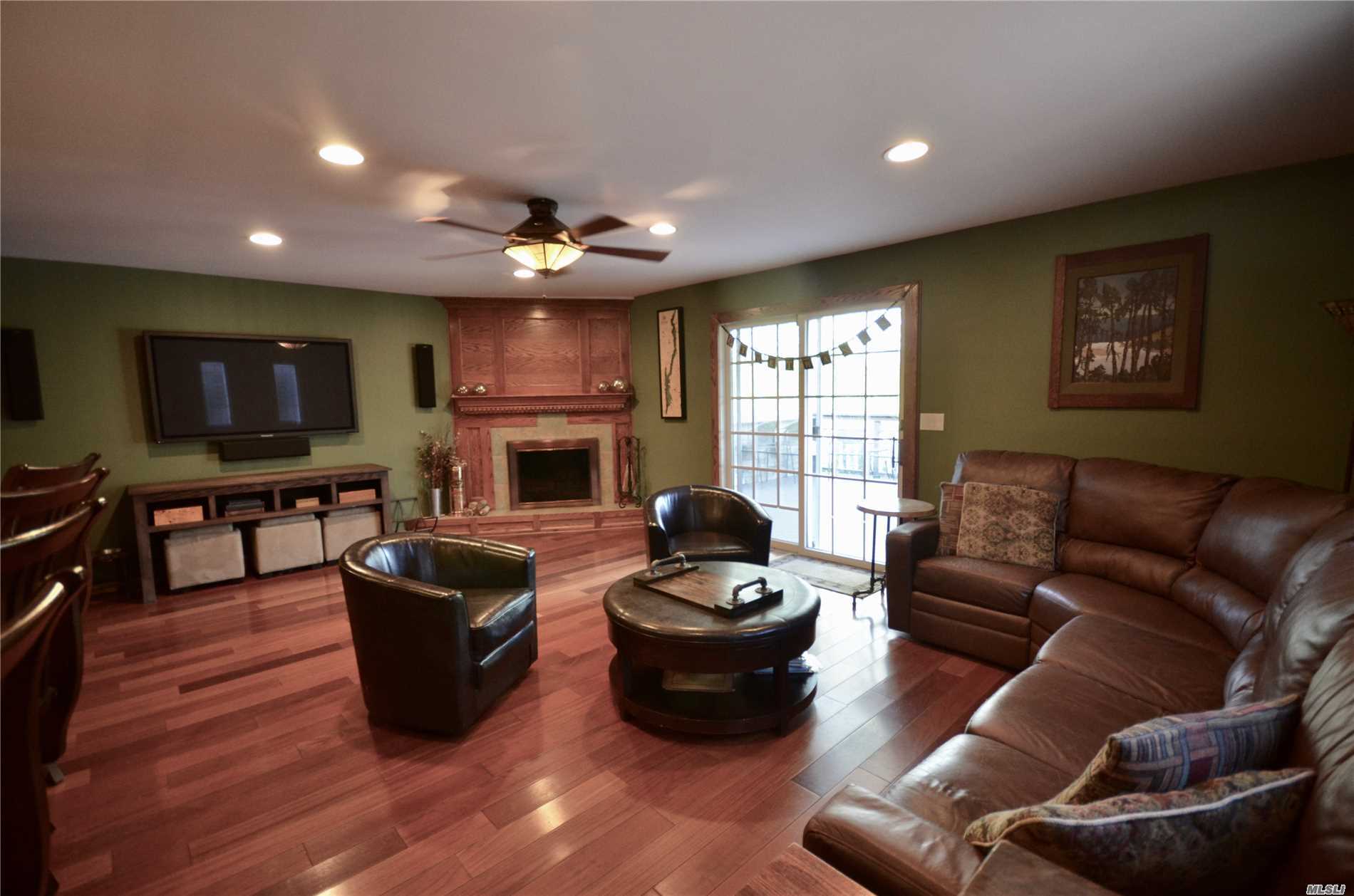 37 Sioux Drive Commack, NY 11725 - Photo 7 of 20