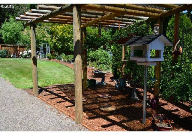 17355 North Bank Road Roseburg, OR 97470 - Photo 5 of 16 Gallery Image 5