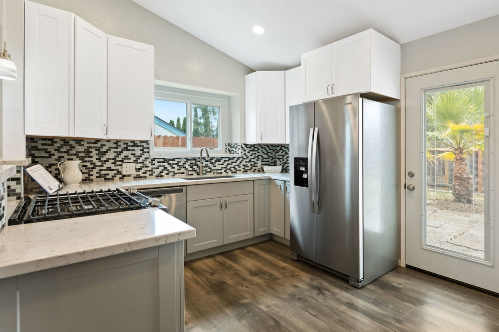 668 Irene Road Oceanside, CA 92057 - Photo 7 of 20 Gallery Image 7