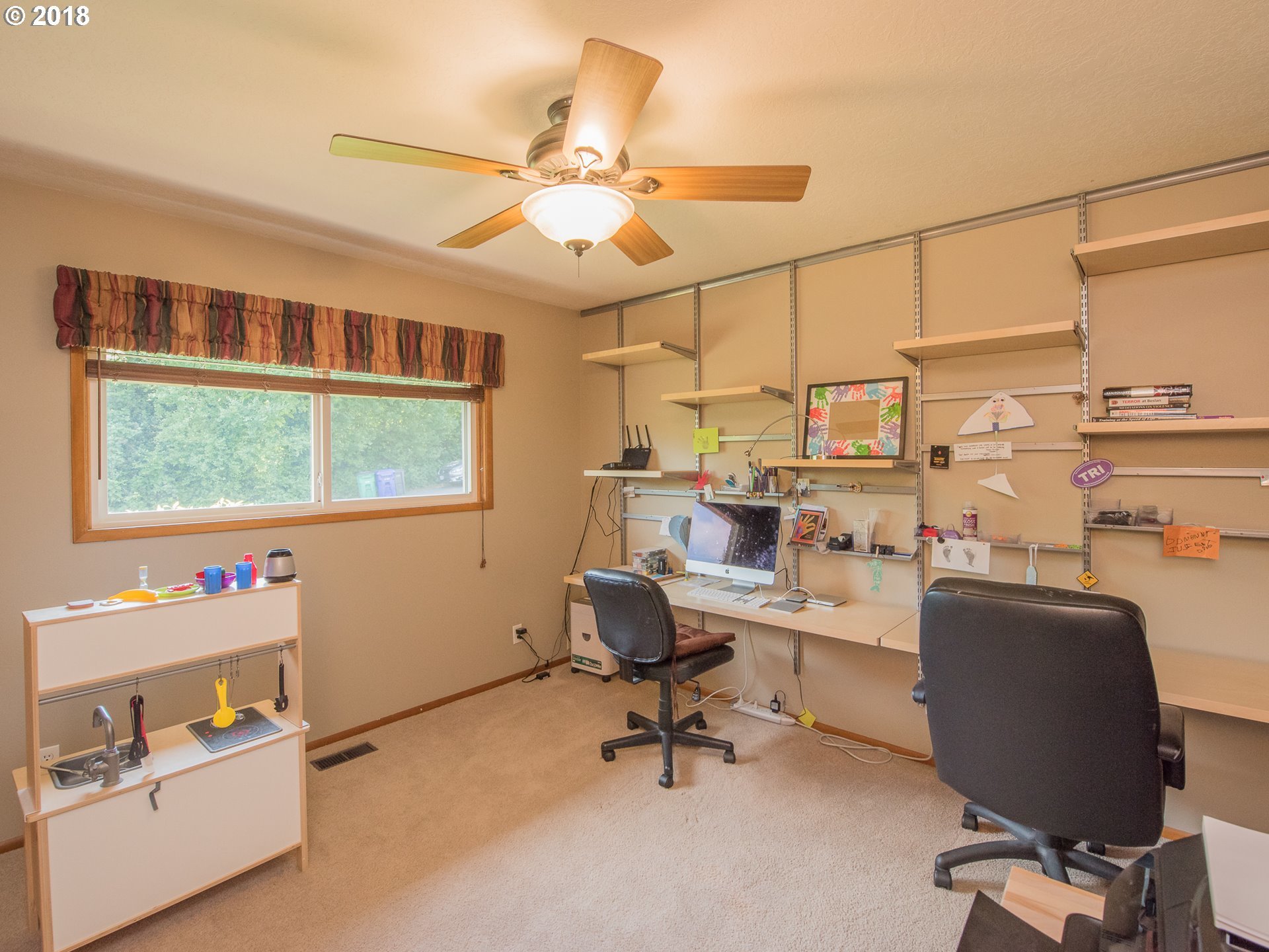 4515 Southwest Cameron Road Portland, OR 97221 - Photo 13 of 30 Gallery Image 13