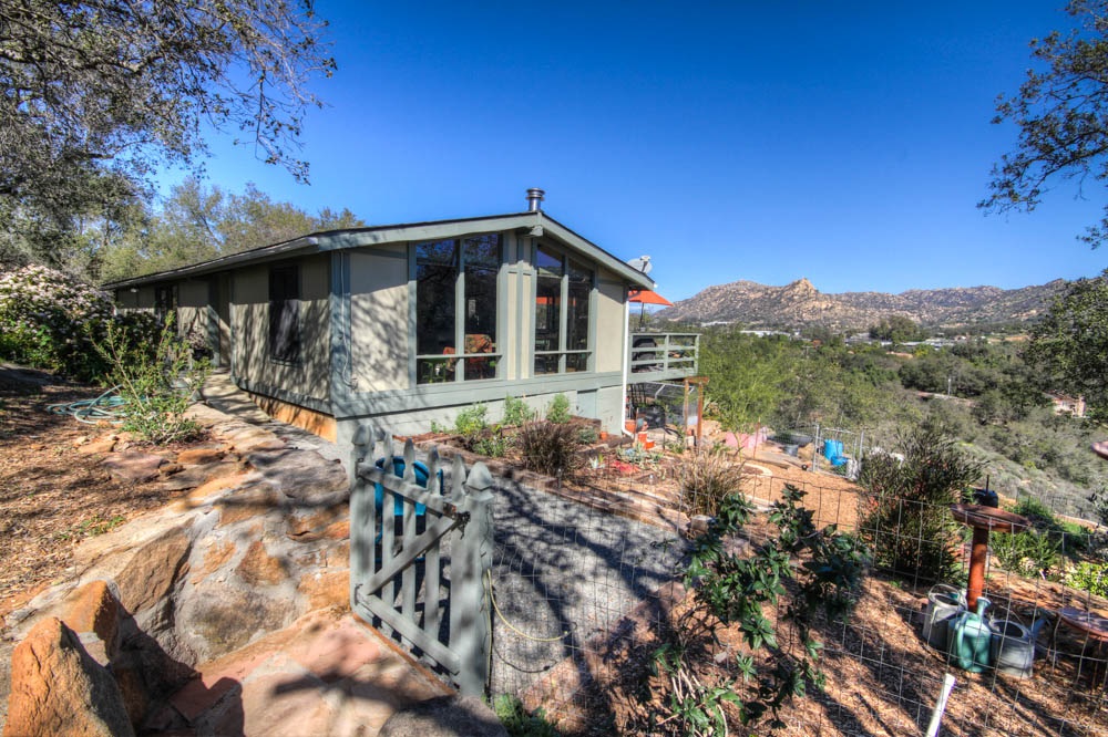 1927 Huffstatler Street Fallbrook, CA 92028 - Photo 4 of 25 Gallery Image 4