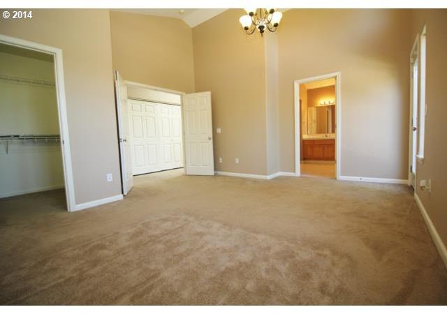 1072 Northwest Burnside Road Gresham, OR 97030 - Photo 7 of 16 Gallery Image 7