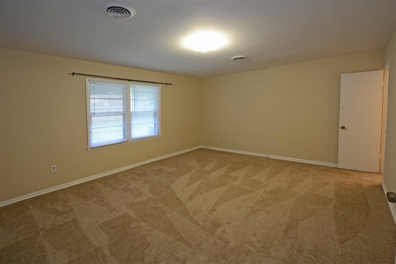 583 North Oak Grove Road Memphis, TN 38120 - Photo 11 of 22 Gallery Image 11