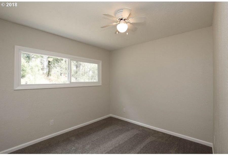 5037 Pacific Terrace Longview, WA 98632 - Photo 10 of 13