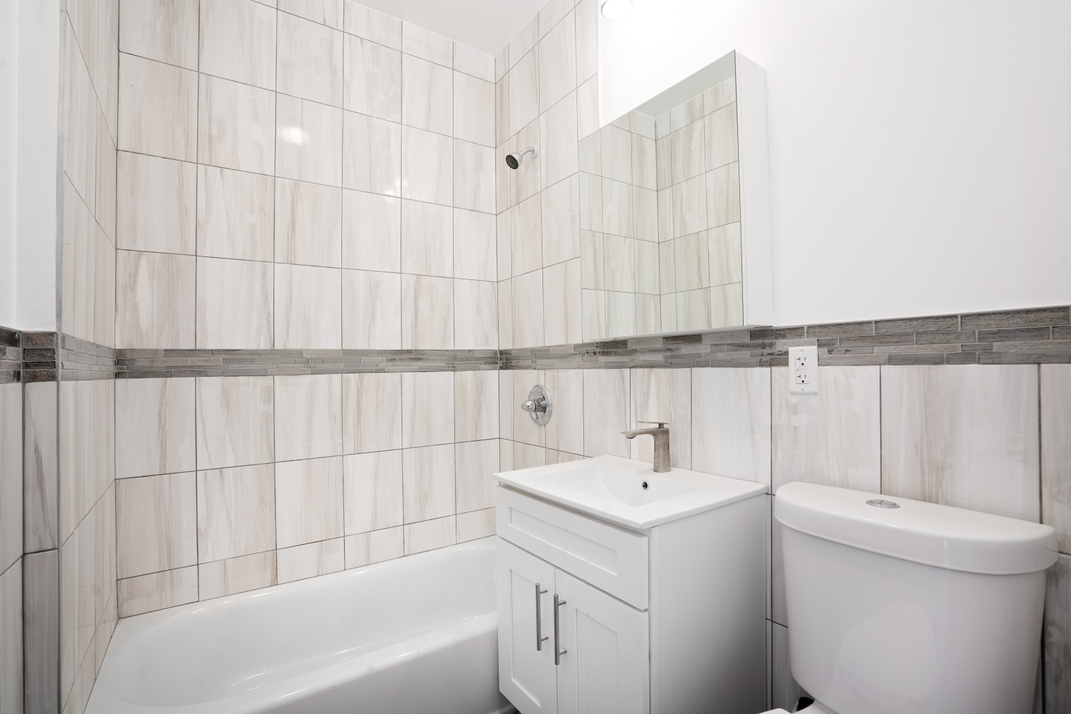 56-48 Myrtle Avenue, Unit 2 Queens, NY 11385 - Photo 7 of 8