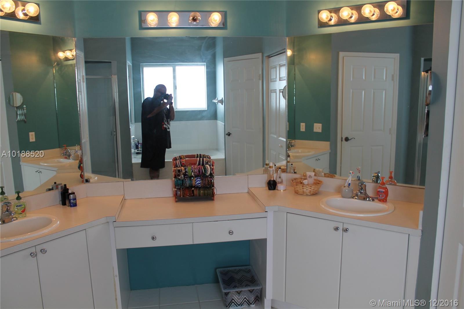 2456 Southeast 19th Court Homestead, FL 33035 - Photo 18 of 25