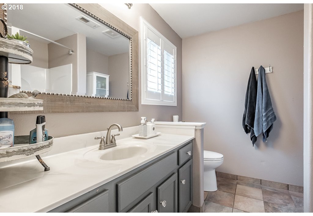 939 Rupp Avenue Northeast Keizer, OR 97303 - Photo 22 of 26 Gallery Image 22