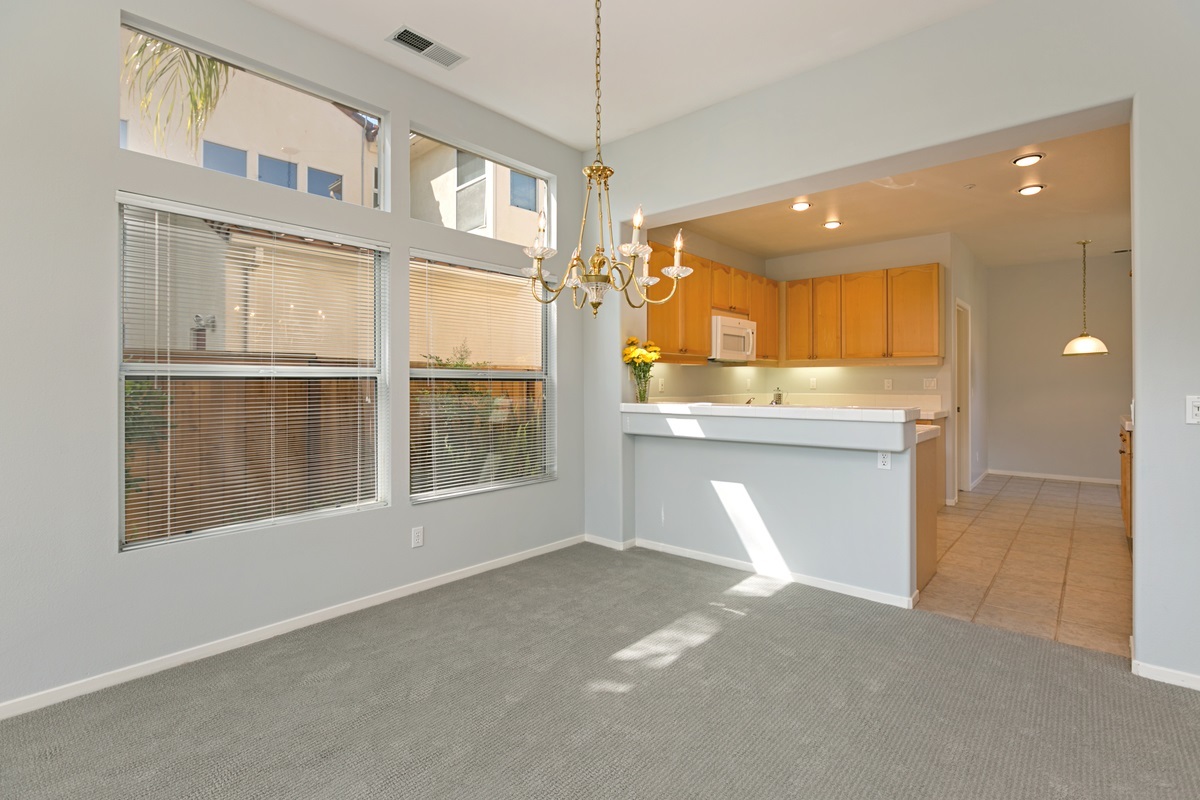 2318 Fallbrook Place Escondido, CA 92027 - Photo 5 of 25