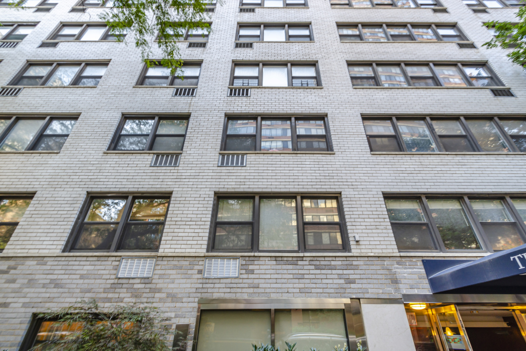 333 E 75th St, Manhattan, NY 10021 - Photo 2 of 4