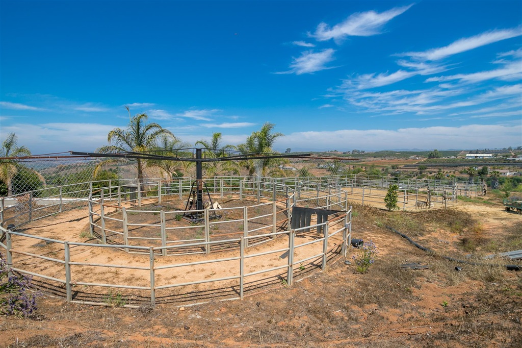 31755 Rancho Amigos Road Bonsall, CA 92003 - Photo 6 of 25