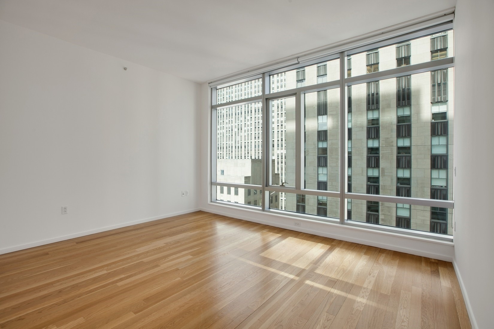 18 West 48th Street, Unit 21B Manhattan, NY 10036 - Photo 3 of 7
