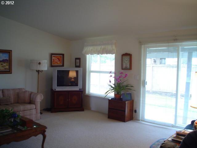 838 Henderson Road Hood River, OR 97031 - Photo 8 of 16 Gallery Image 8