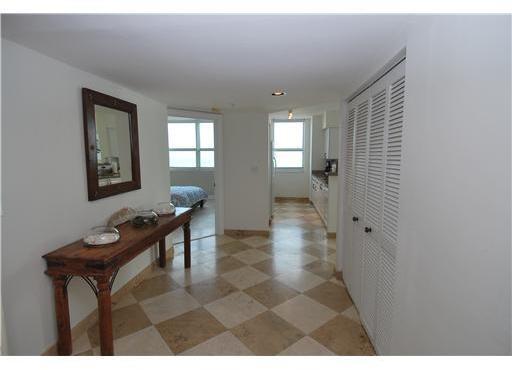 90 Alton Road, Unit 2901 Miami Beach, FL 33139 - Photo 7 of 9