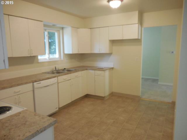 11170 Northwest McDaniel Road Portland, OR 97229 - Photo 6 of 13 Gallery Image 6