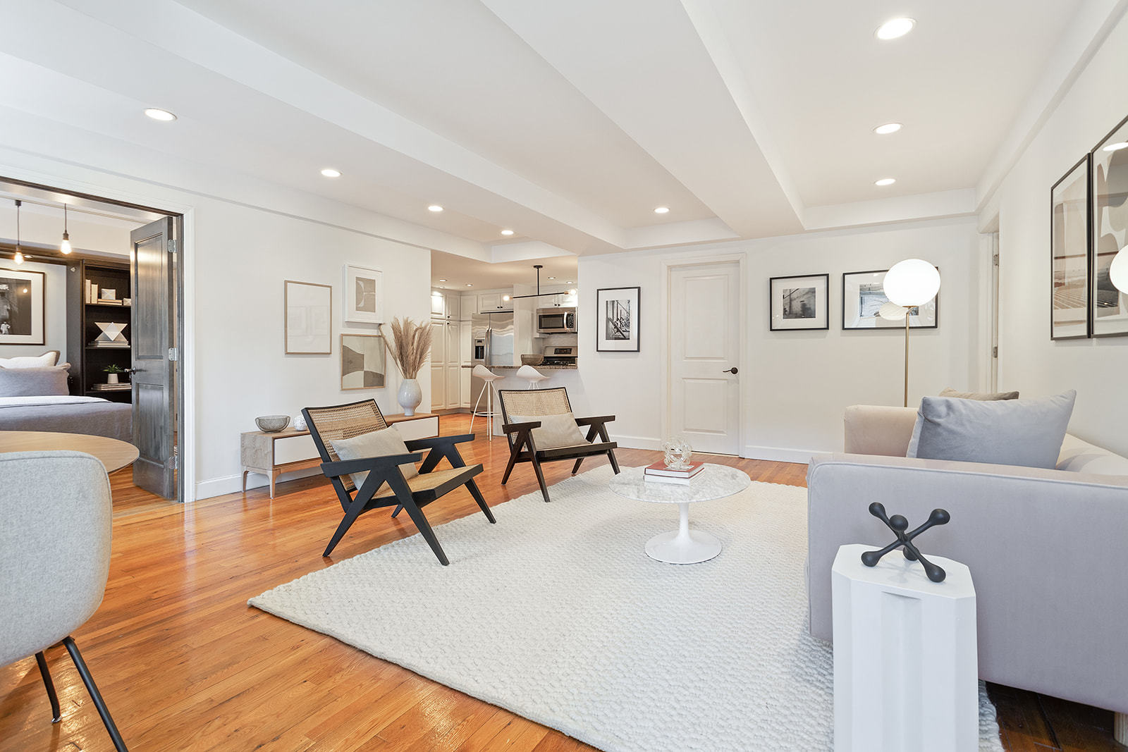 315 West 23rd Street, Unit 2D Manhattan, NY 10011 - Photo 2 of 10