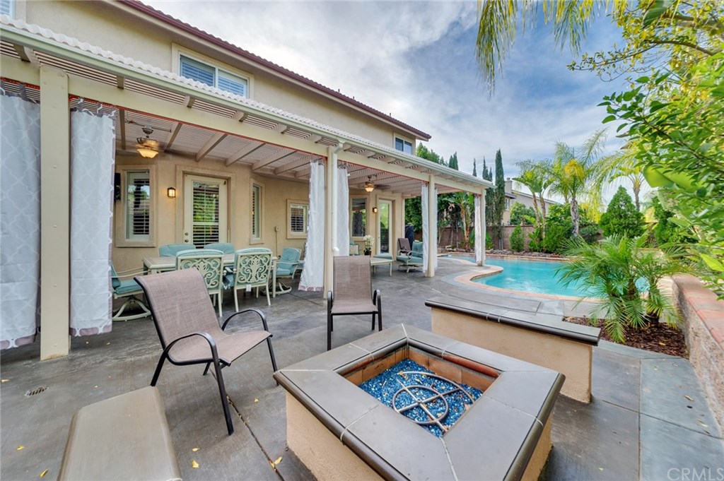 935 Windy Ridge Drive Corona, CA 92882 - Photo 7 of 42