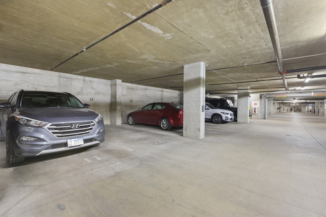 123 S Green St, Chicago, IL 60607 - Photo 5 of 8