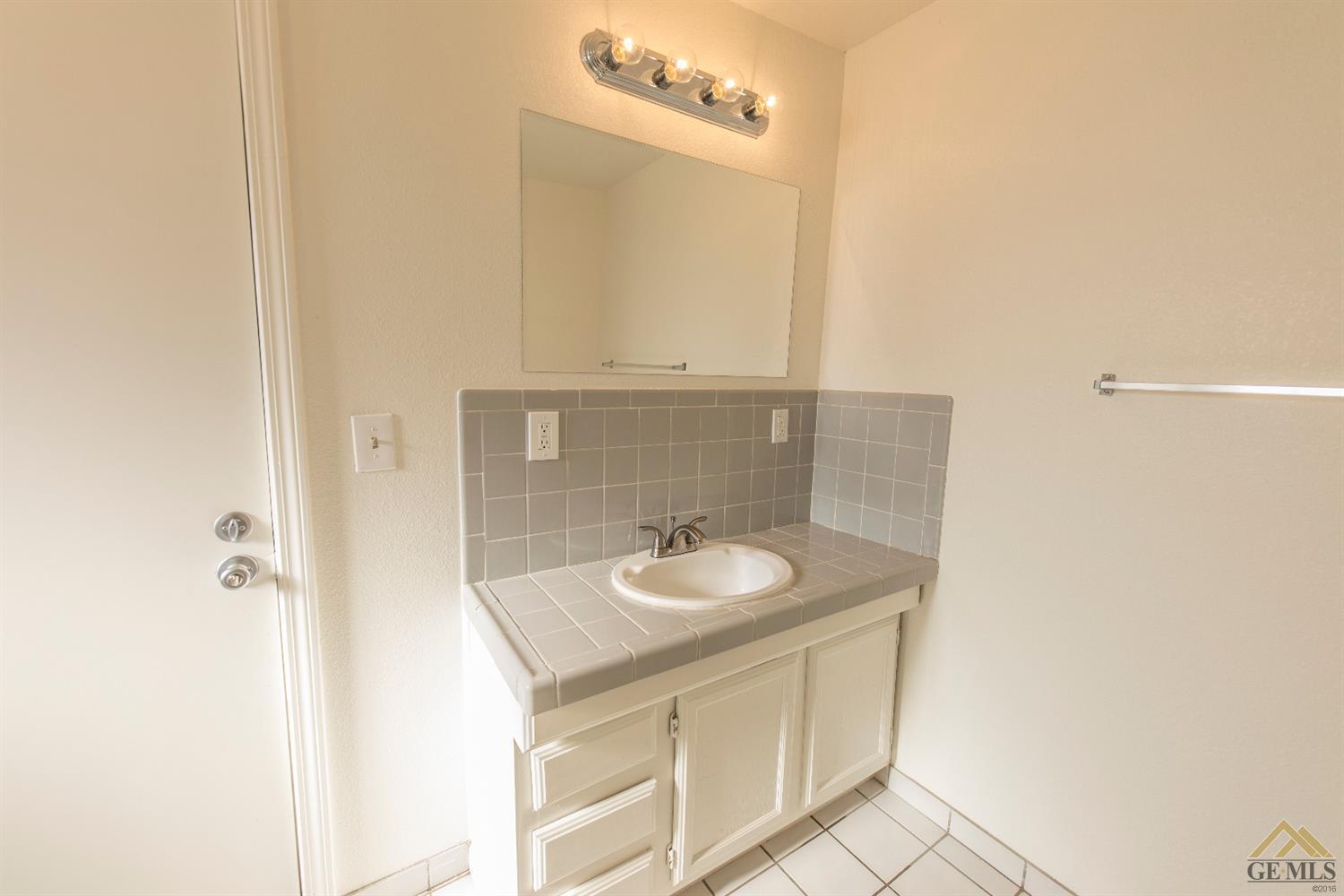 710 McKee Road Bakersfield, CA 93307 - Photo 30 of 40 Gallery Image 30
