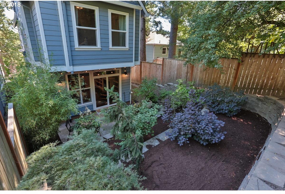 1707 Southwest Moss Street Portland, OR 97219 - Photo 29 of 29 Gallery Image 29