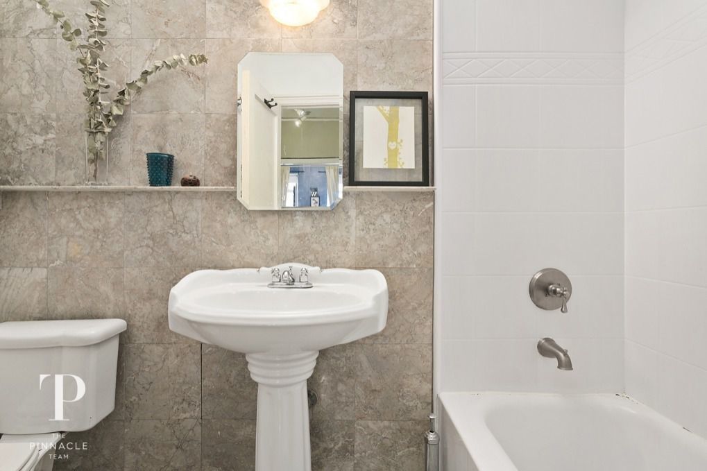 411 East 87th Street, Unit 3F Manhattan, NY 10128 - Photo 2 of 4