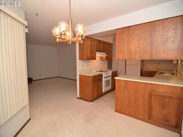 14575 Southwest Walker Road, Unit 25 Beaverton, OR 97006 - Photo 3 of 15 Gallery Image 3