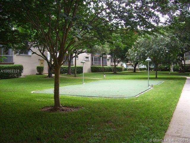 6731 Cypress Road, Unit 401 Plantation, FL 33317 - Photo 16 of 18 Gallery Image 16
