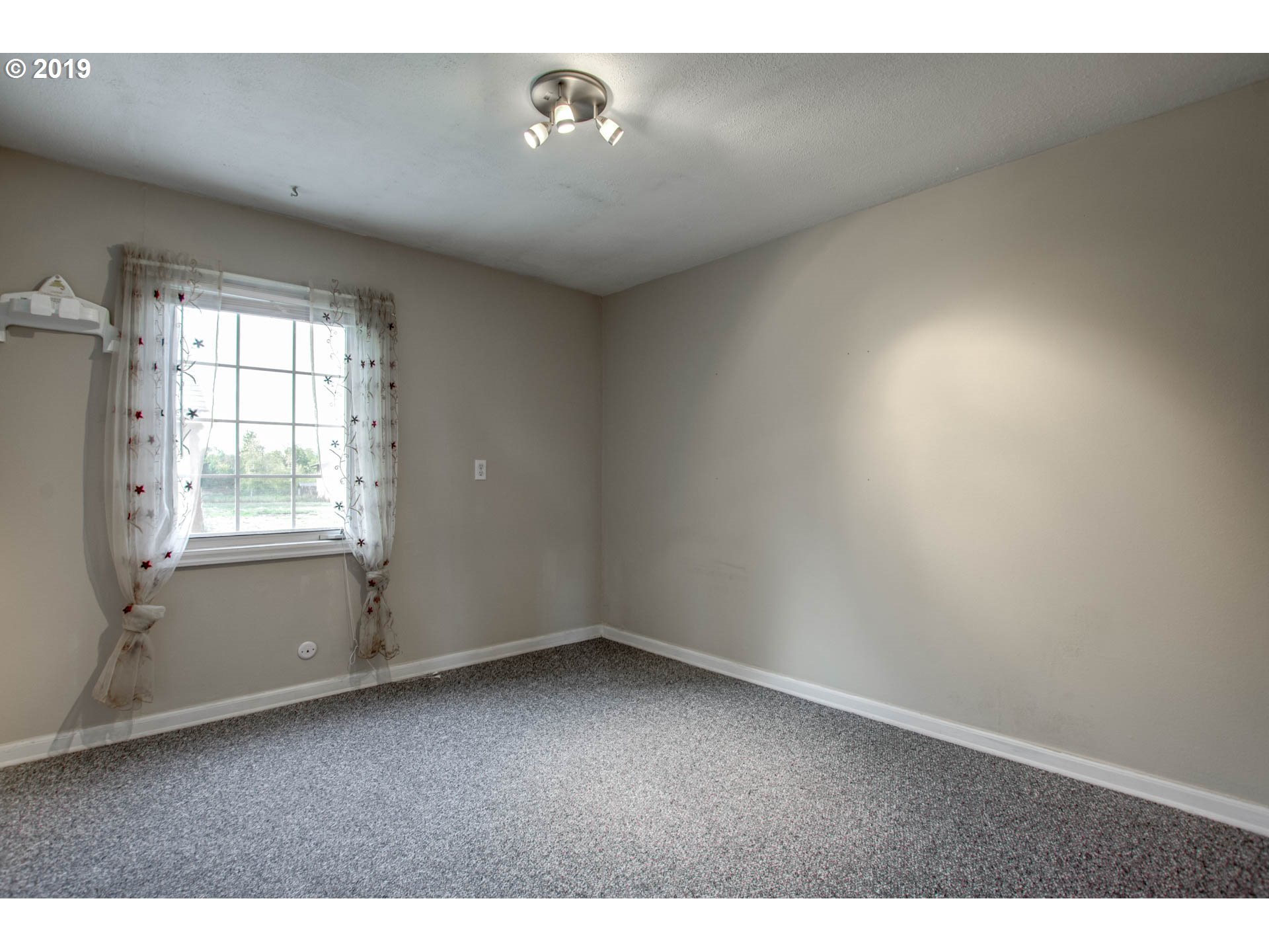 6112 Northwest 209th Street Ridgefield, WA 98642 - Photo 1 of 32