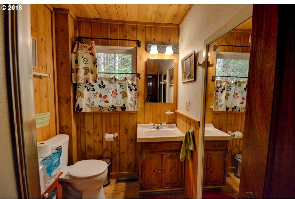 27803 Road 20 Rhododendron, OR 97049 - Photo 17 of 22