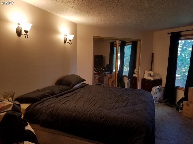 160 Southeast 151st Avenue Portland, OR 97233 - Photo 7 of 15