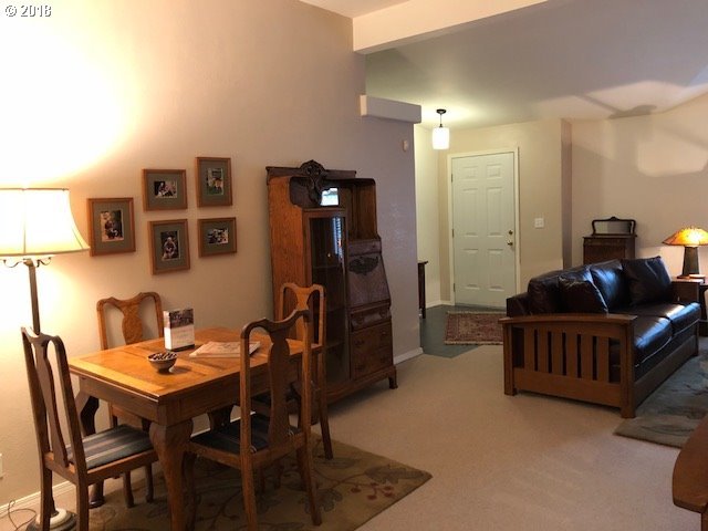 402 Sherwood Loop Florence, OR 97439 - Photo 7 of 32