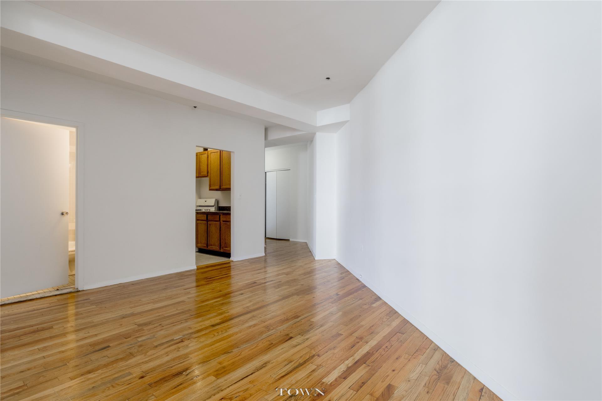 215 West 84th Street, Unit 609 Manhattan, NY 10024 - Photo 6 of 7