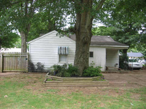 1338 Wells Station Road Memphis, TN 38108 - Photo 2 of 10