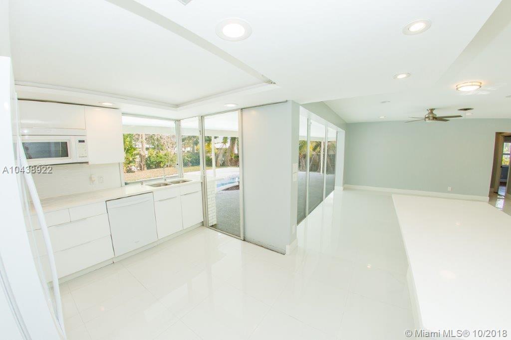 898 Southwest 12th Terrace Boca Raton, FL 33486 - Photo 7 of 33