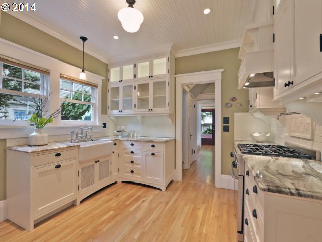 1738 Southeast 25th Avenue Portland, OR 97214 - Photo 7 of 16