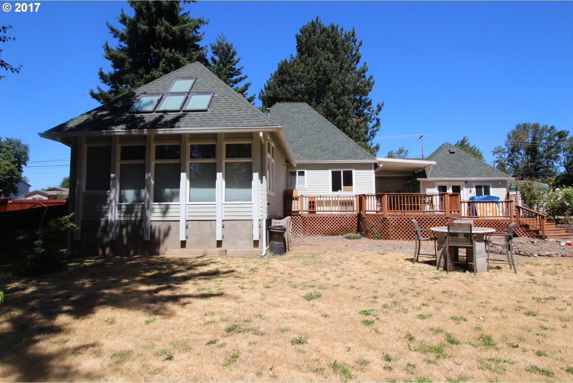1054 Northeast Faloma Road Portland, OR 97211 - Photo 6 of 23 Gallery Image 6
