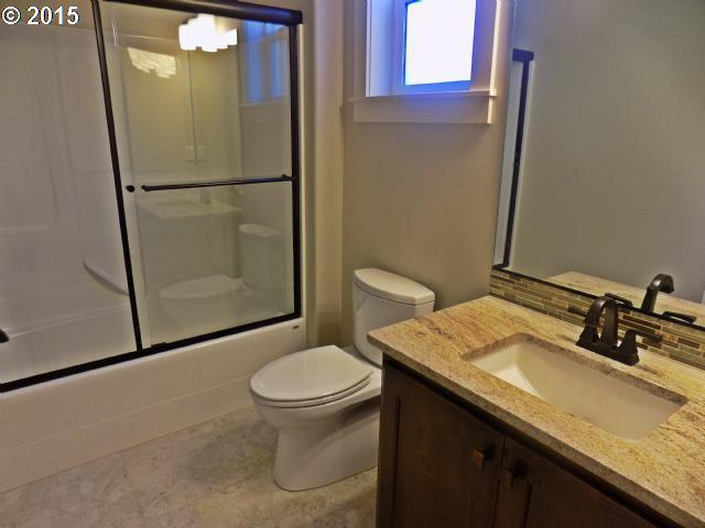 4423 Southwest Flower Street Portland, OR 97221 - Photo 12 of 16 Gallery Image 12