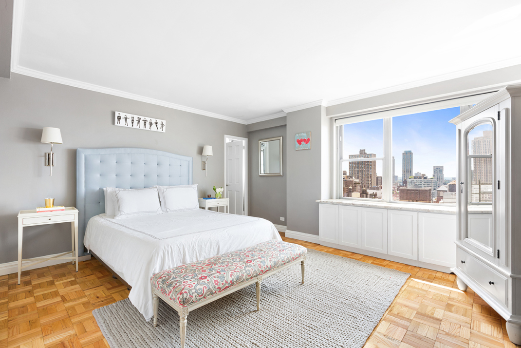 15 West 72nd Street, Unit 25A Manhattan, NY 10023 - Photo 2 of 8