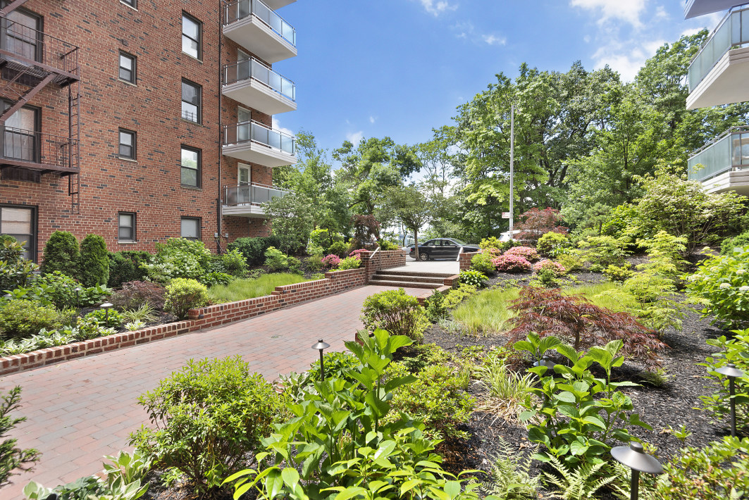 9511 Shore Road, Unit 114 Brooklyn, NY 11209 - Photo 6 of 7 Gallery Image 6