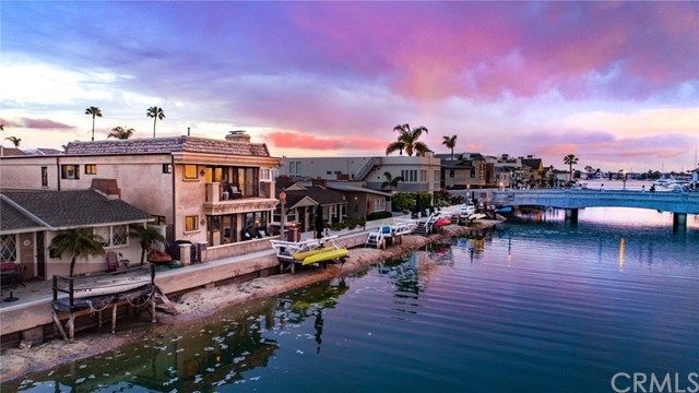 $2,900,000 | 208 Grand Canal, Newport Beach, CA 92662