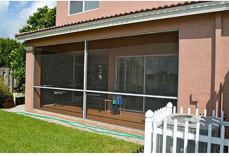 16544 Southwest 68th Terrace Miami, FL 33193 - Photo 13 of 33