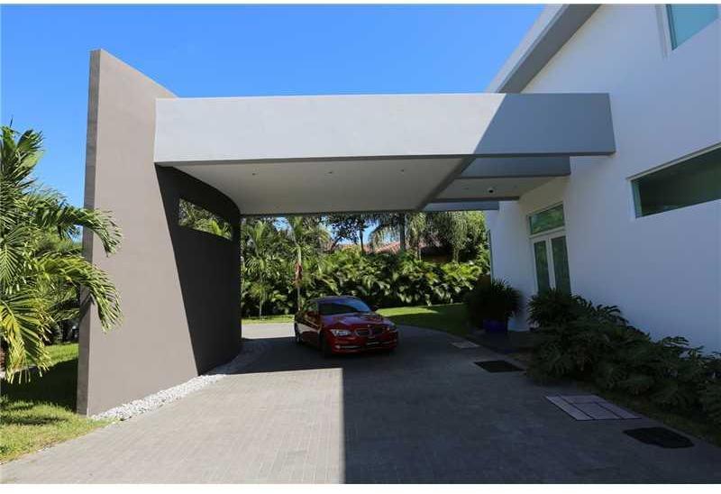 8740 Southwest 109th Street Miami, FL 33176 - Photo 3 of 25