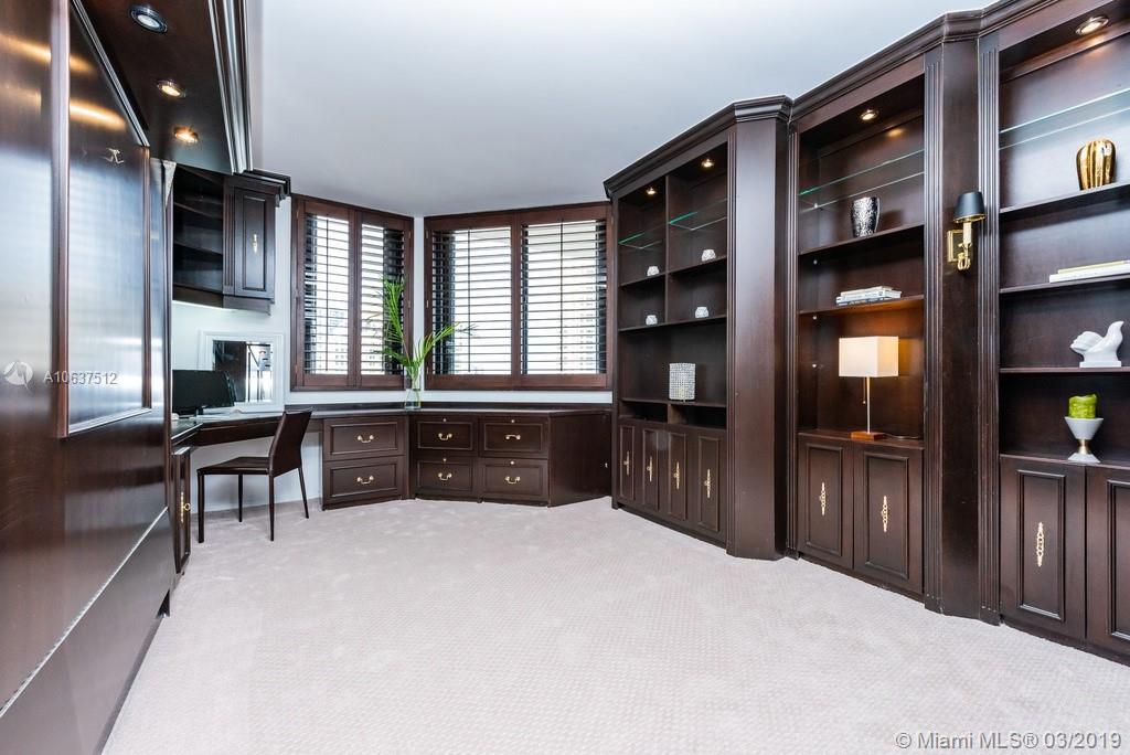 520 Brickell Key Drive, Unit APH00 Miami, FL 33131 - Photo 32 of 48