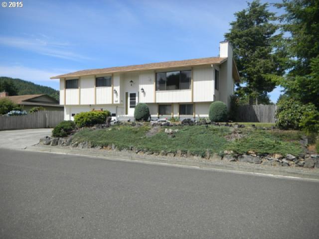 511 Evergreen Loop Reedsport, OR 97467 - Photo 1 of 16 Gallery Image 1
