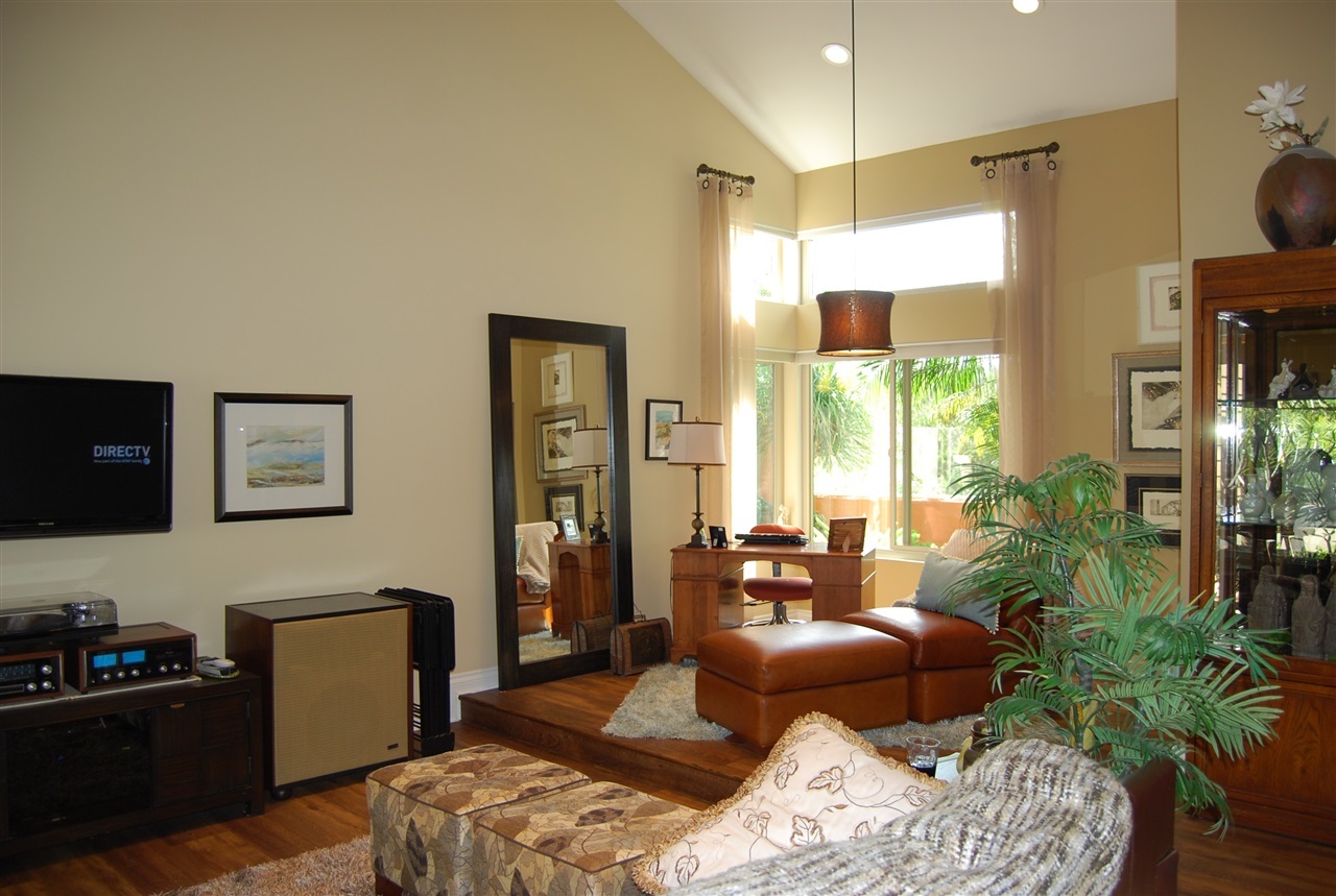 1978 High Ridge Avenue Carlsbad, CA 92008 - Photo 3 of 25 Gallery Image 3