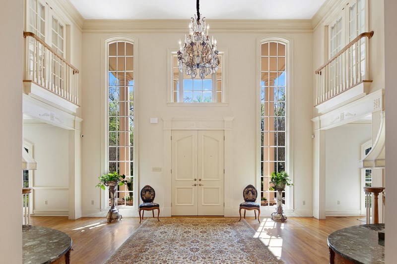 393 Sweetbrier Road Memphis, TN 38120 - Photo 2 of 25 Gallery Image 2