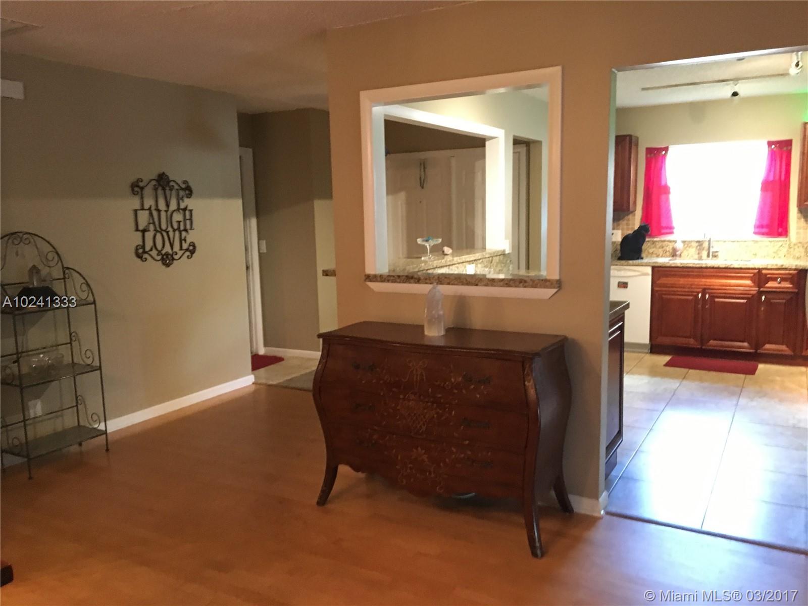 20900 Springs Terrace Boca Raton, FL 33428 - Photo 4 of 12 Gallery Image 4