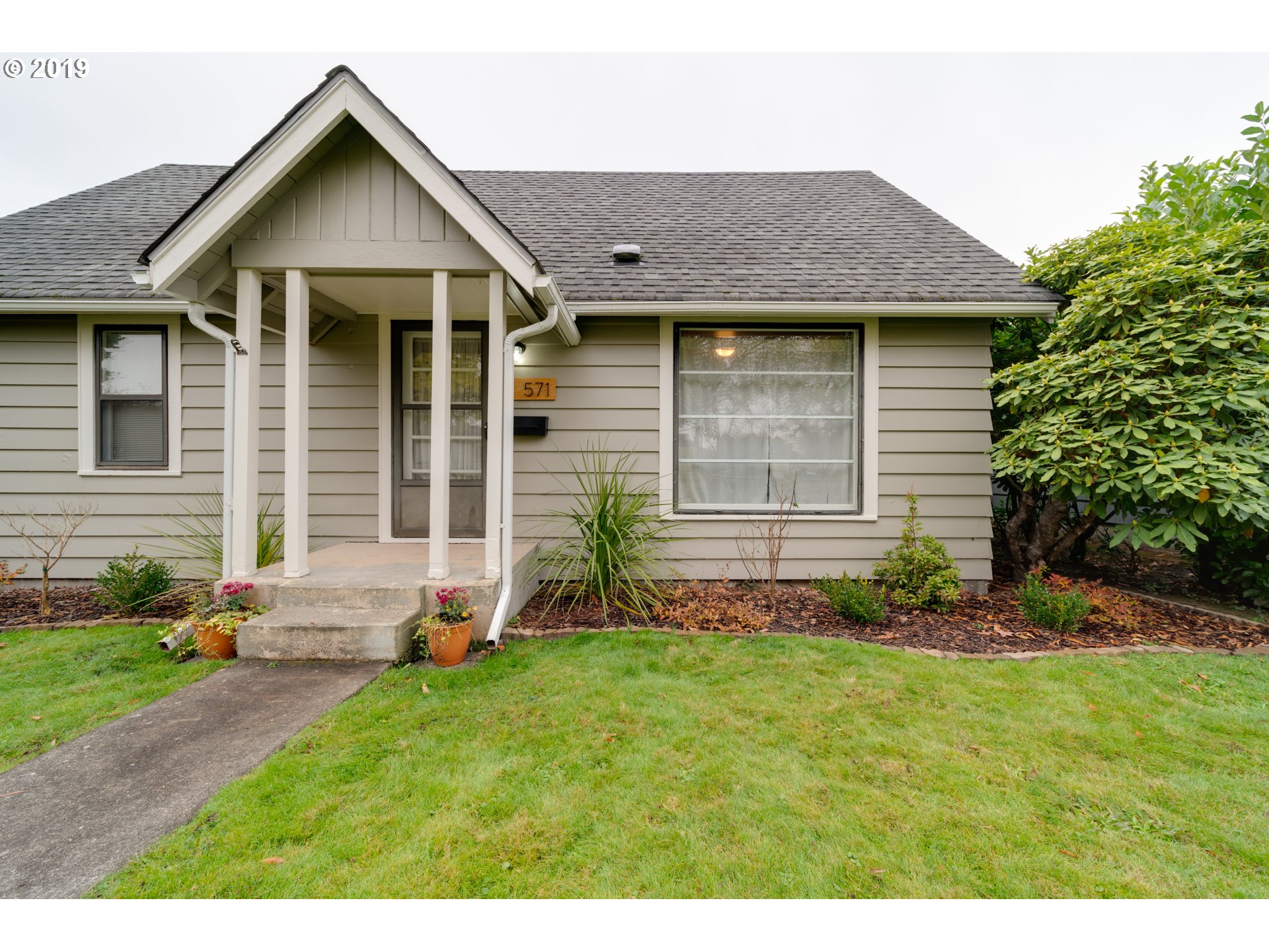 571 25th Avenue Longview, WA 98632 - Photo 2 of 31